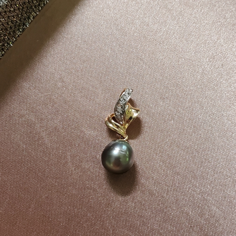 14k Gold Black Pearl and Diamond Pendant